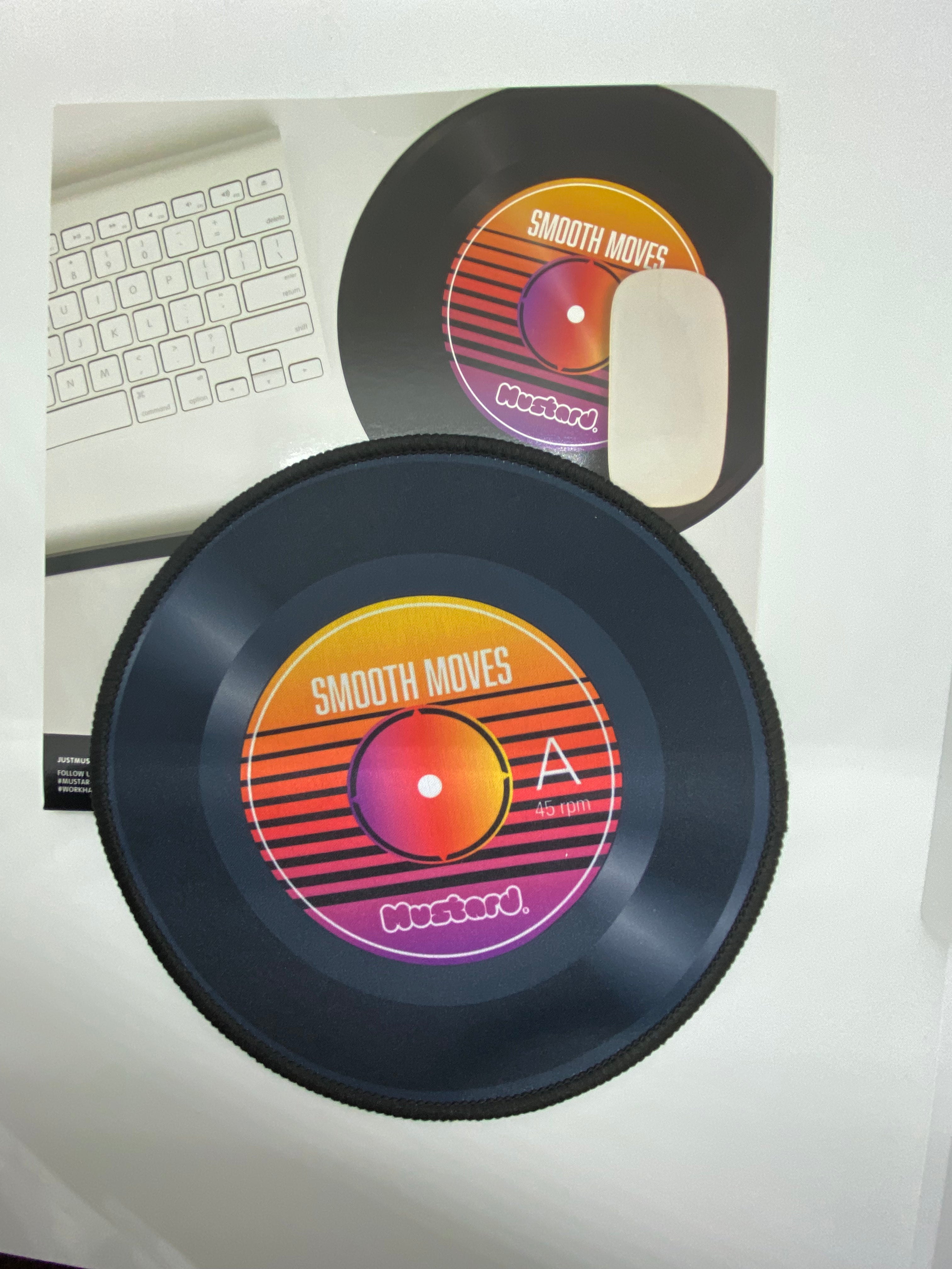Smooth Moves mouse mat gift set
